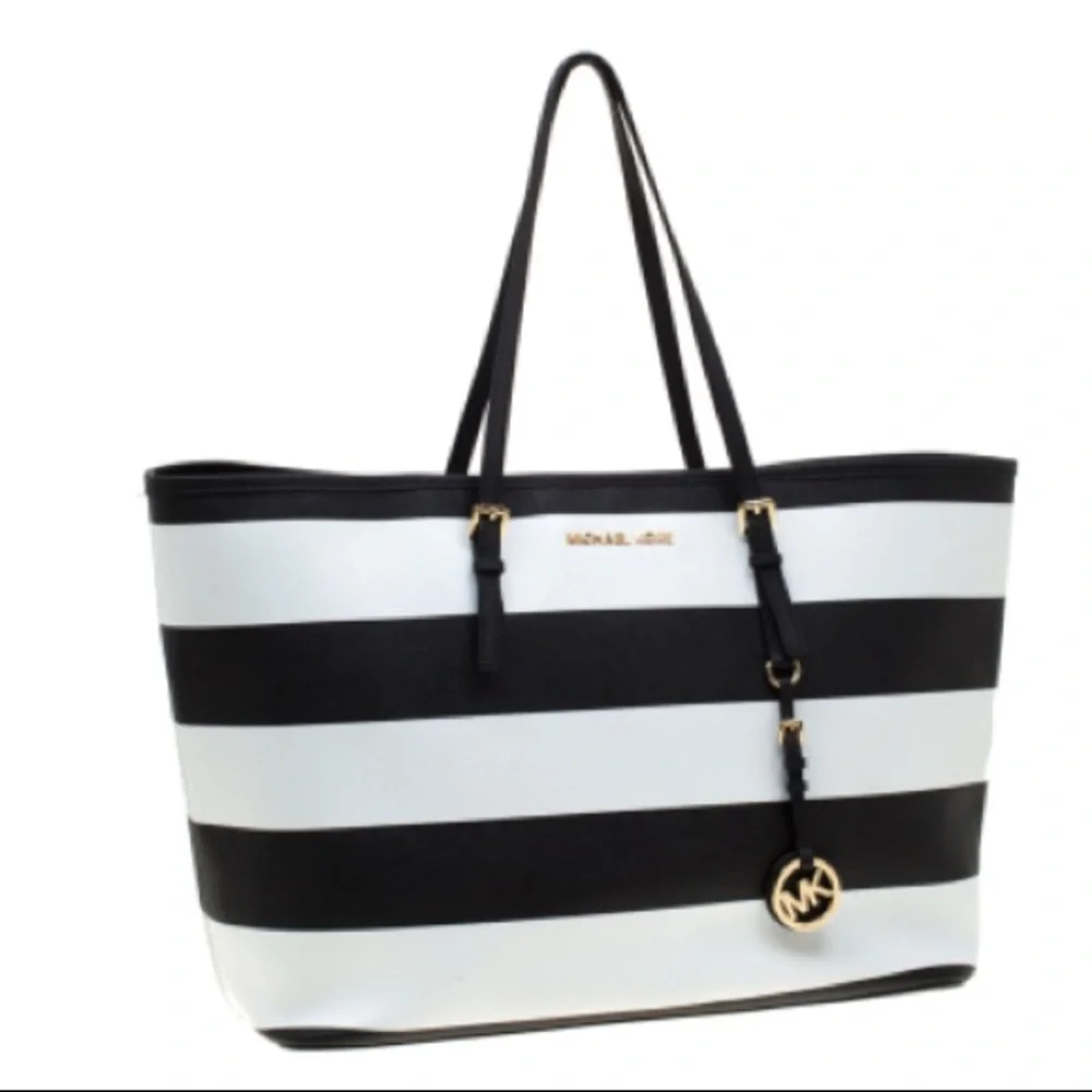 Michael Kors Jet Set Tote - Picture 1 of 5